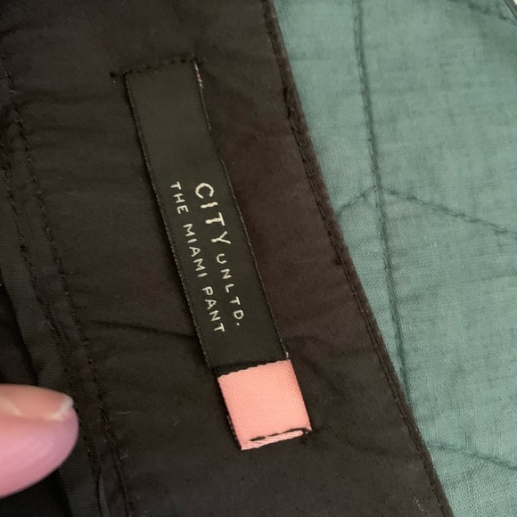 NWT Black Cargo Capris - Picture 5 of 6